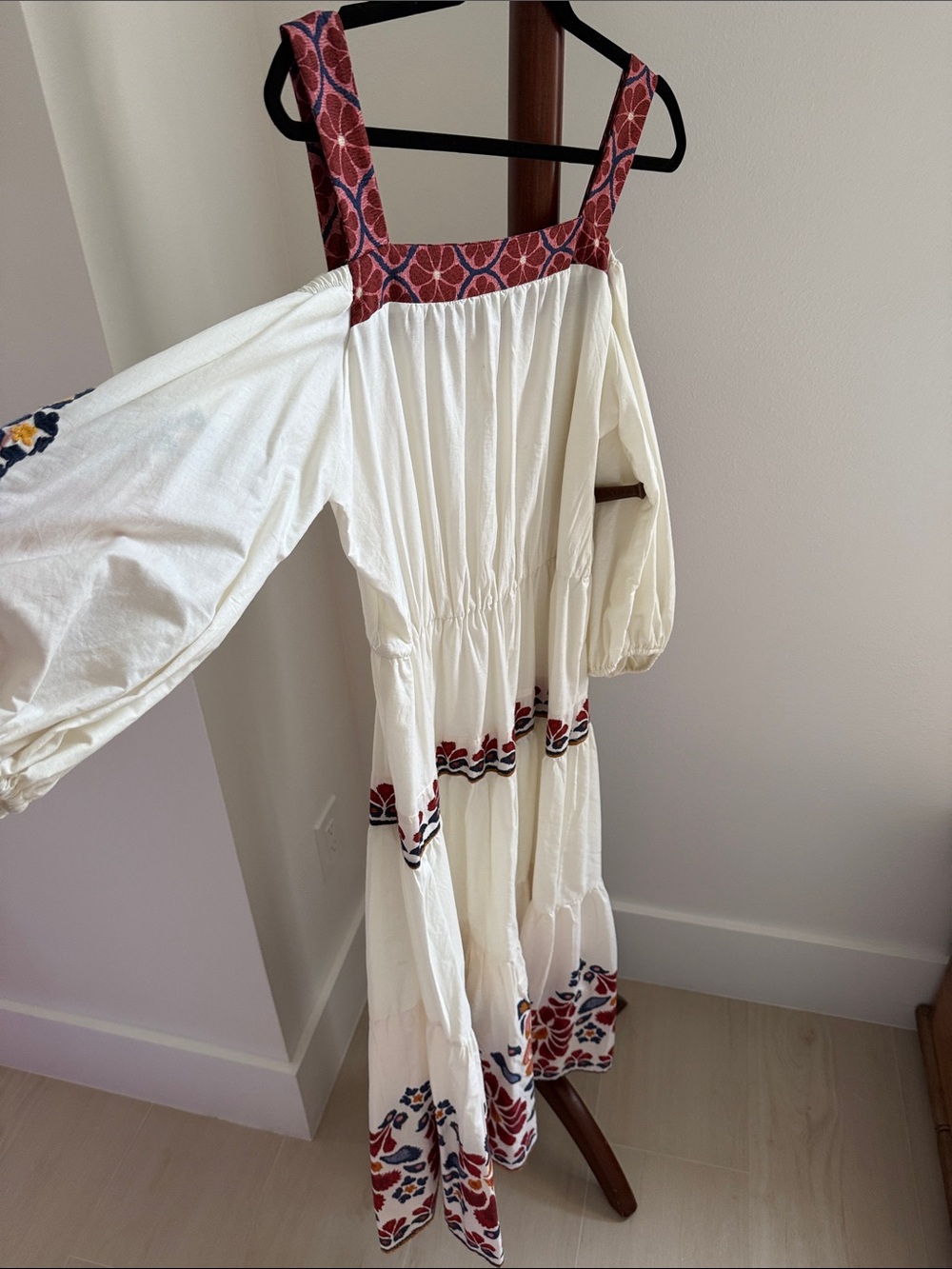 L/XL FARM Rio Dress with Red Floral Embroidery - Picture 10 of 13